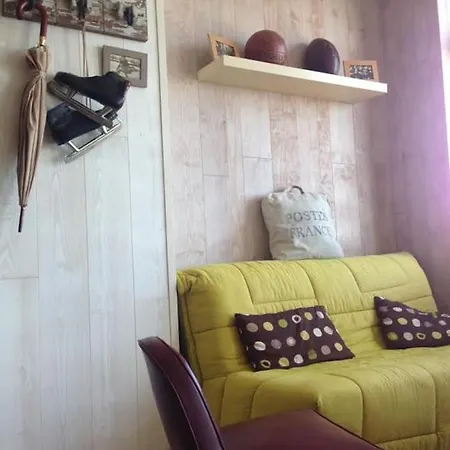 Johnson's House Les Pieds Dans L'eau *