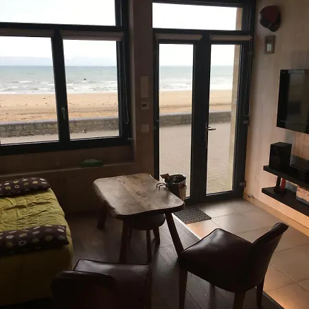 Johnson's House Les Pieds Dans L'eau Saint-Aubin-Sur-Mer (Calvados)