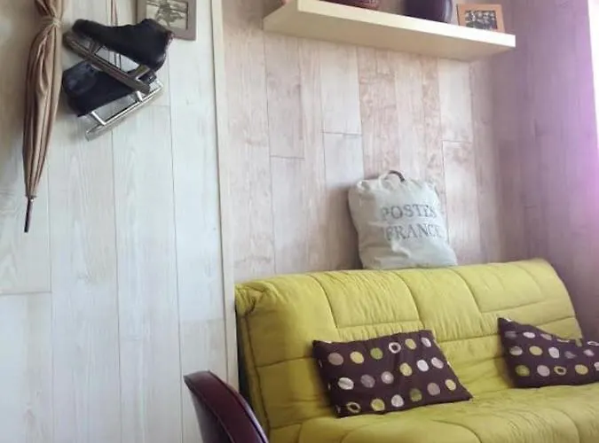 Johnson's House Les Pieds Dans L'eau *